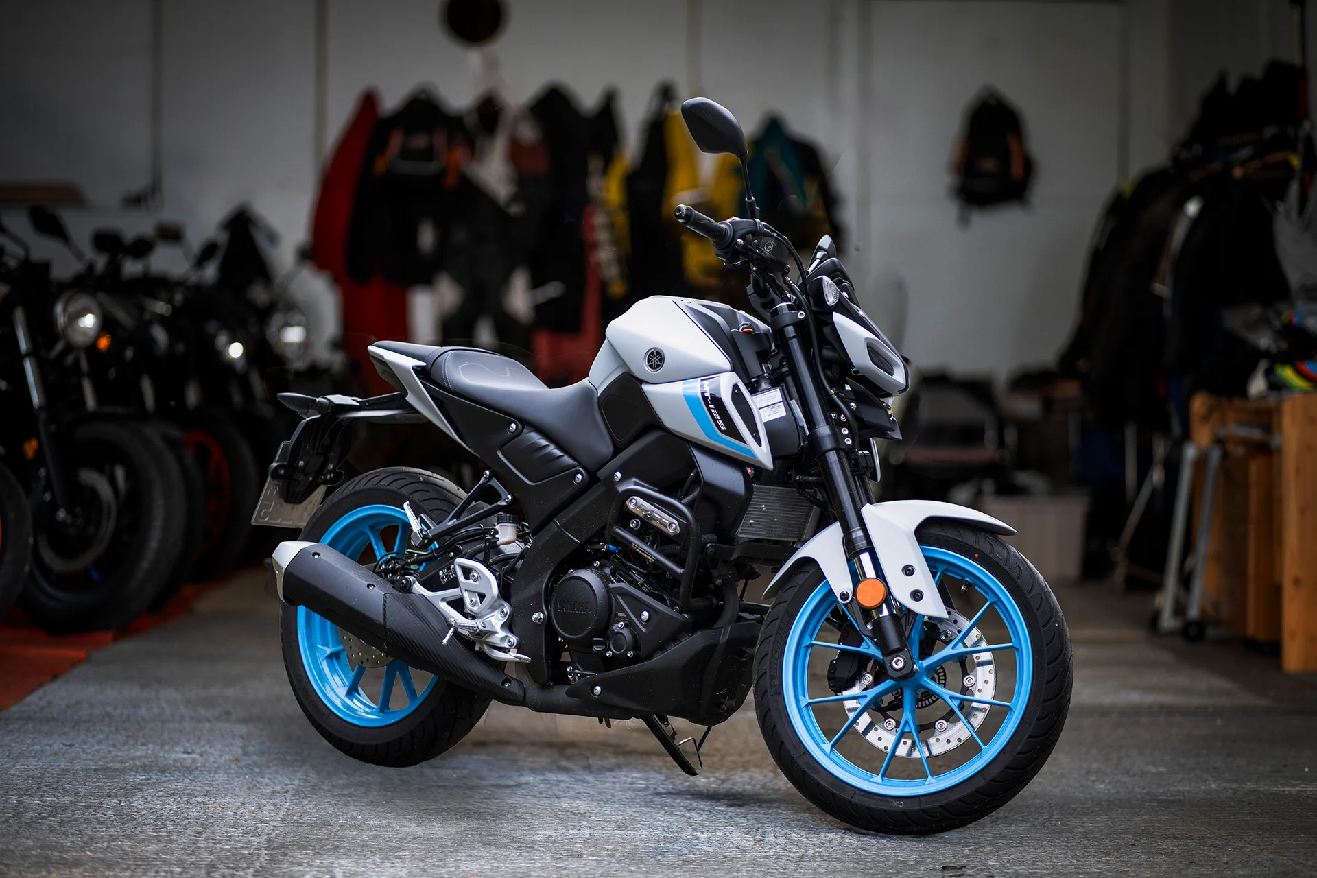 https://fahrschule-brandenburger.de/wp-content/uploads/2025/08/fuhrpark-motorrad-6_small.webp
